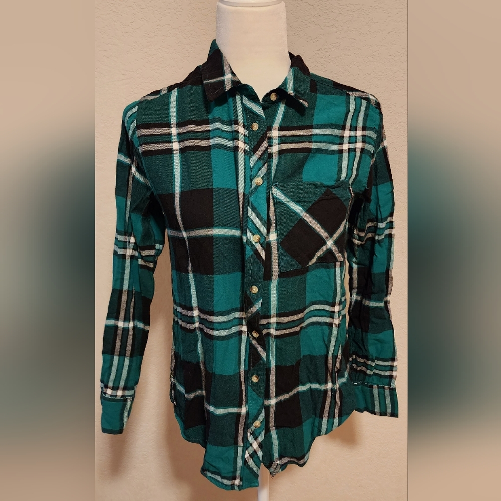 Long sleeve button down flannel shirt